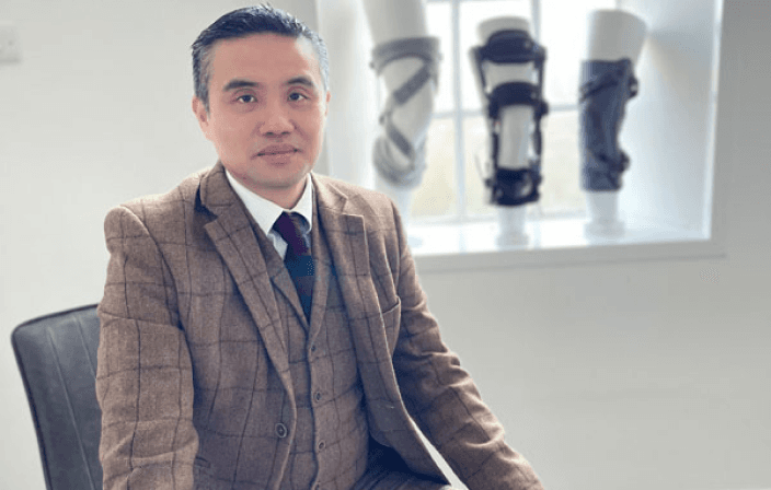 Professor Paul Lee at London Cartilage Clinic